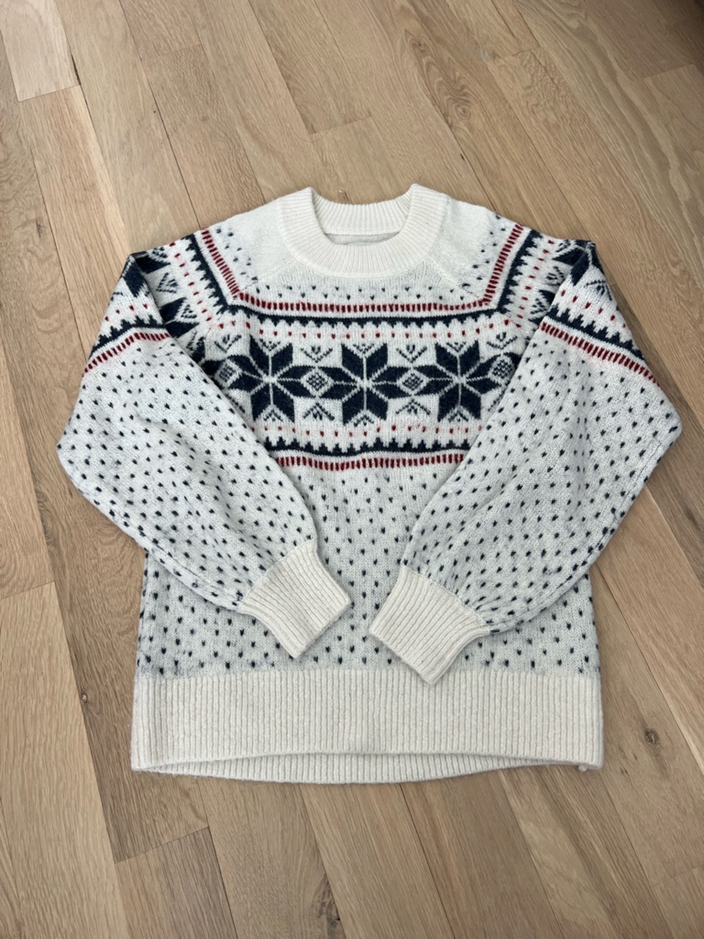 Abercrombie & Fitch Cream Crewneck Sweater with Navy & Red Fair Isle